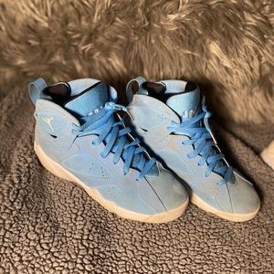 Baby Blue Jordan 7’s